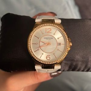 White and gold Kenneth Cole watch